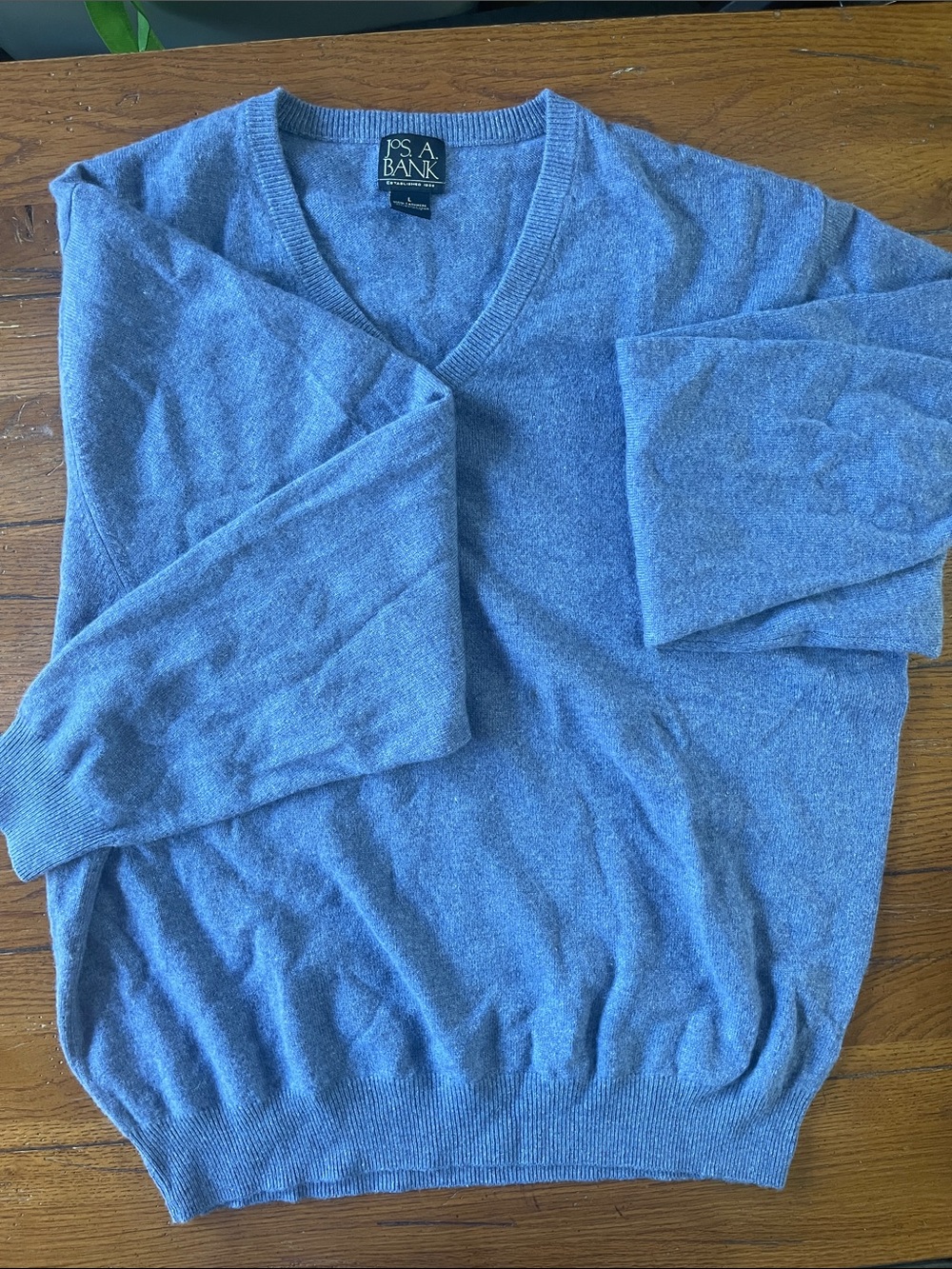 Jos. A. Bank Men's V-Neck Cashmere Sweater in Heather Blue